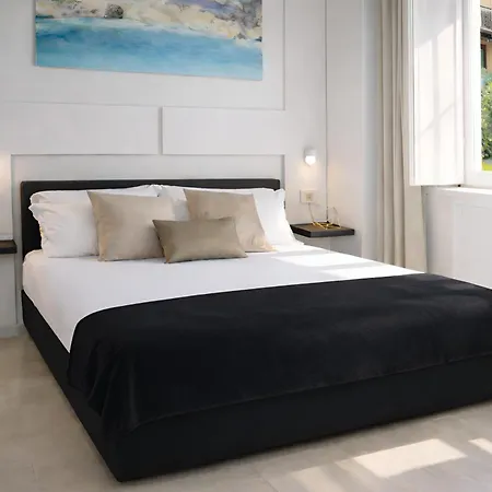 Lux- Spanish Steps 60a Exclusive *