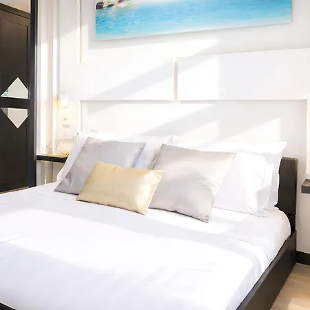 Lux- Spanish Steps 60a Exclusive Apartment Rome