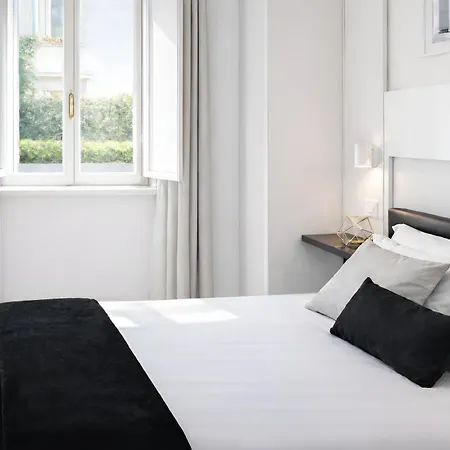 Lux- Spanish Steps 60a Exclusive Apartment