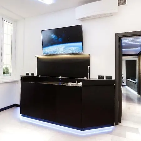 Lux- Spanish Steps 60a Exclusive