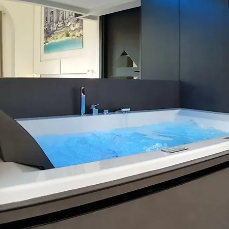 Lux- Spanish Steps 60a Exclusive Rom