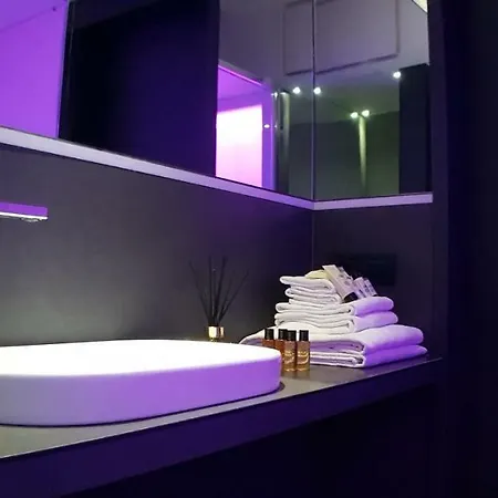 Lux- Spanish Steps 60a Exclusive *