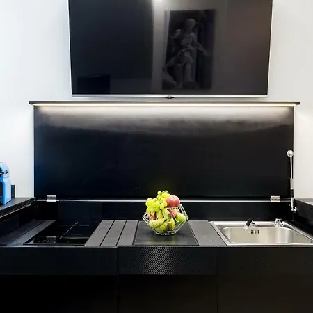 Lux- Spanish Steps 60a Exclusive