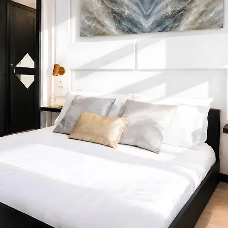 Lux- Spanish Steps 60a Exclusive Daire *