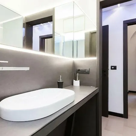 Lux- Spanish Steps 60a Exclusive *